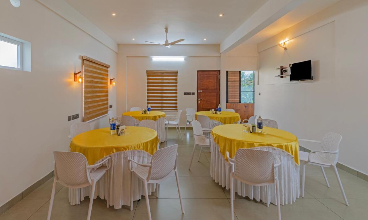 Treebo Amigos Residency Cochin Airport Hotel Kochi Ngoại thất bức ảnh