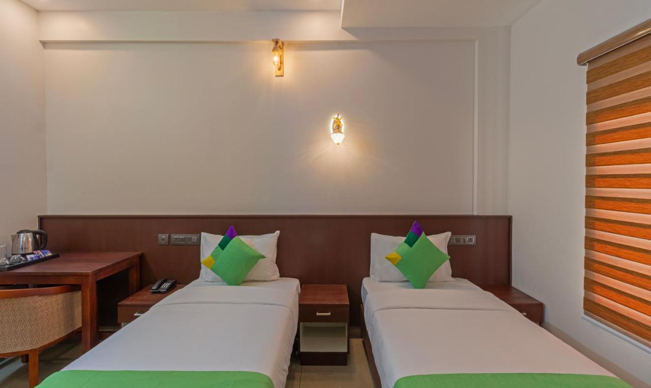 Treebo Amigos Residency Cochin Airport Hotel Kochi Ngoại thất bức ảnh